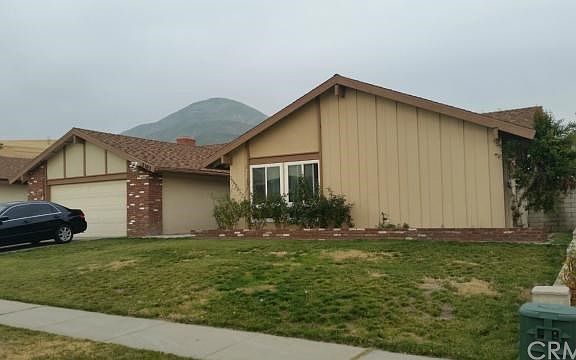 2nd image of 3163 Blythe St