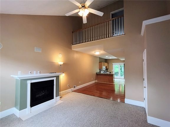 3rd image of 127 Odinwood Ct