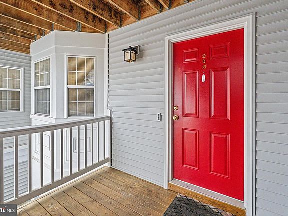 4th image of 5804 Wyndham Cir Unit 202