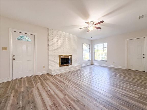 3rd image of 601 CAROLYN DRIVE