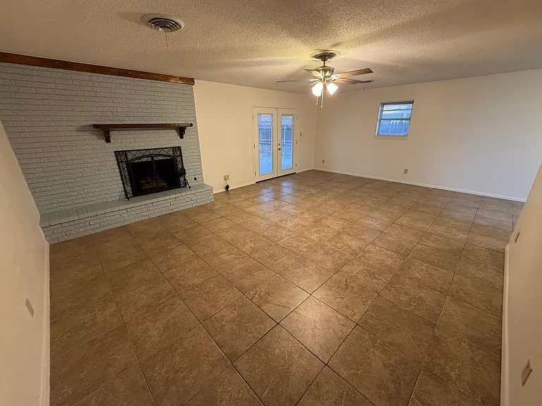 5003 Hall Ave — Photo 3
