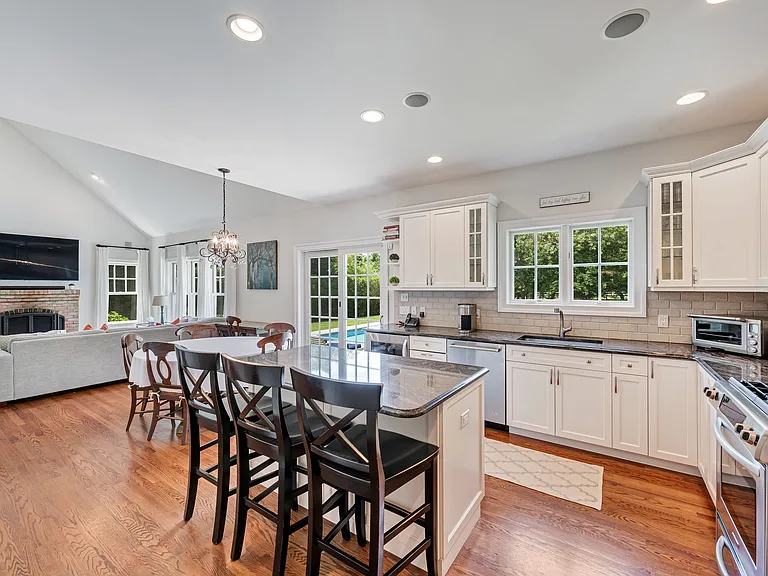 15 Cedar Ct — Photo 6