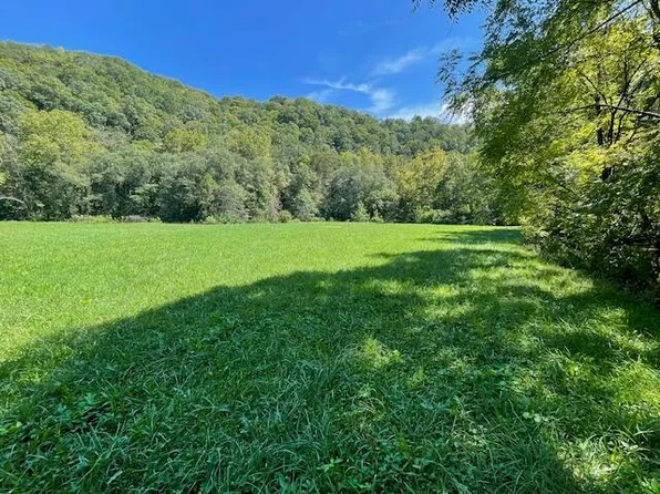 987 E Lee Cemetery Highway Rd, Miracle, KY 40856