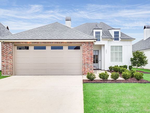 2nd image of 302 San Sebastian Dr