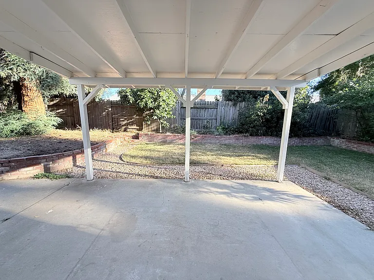 6881 Kettering Cir — Photo 38