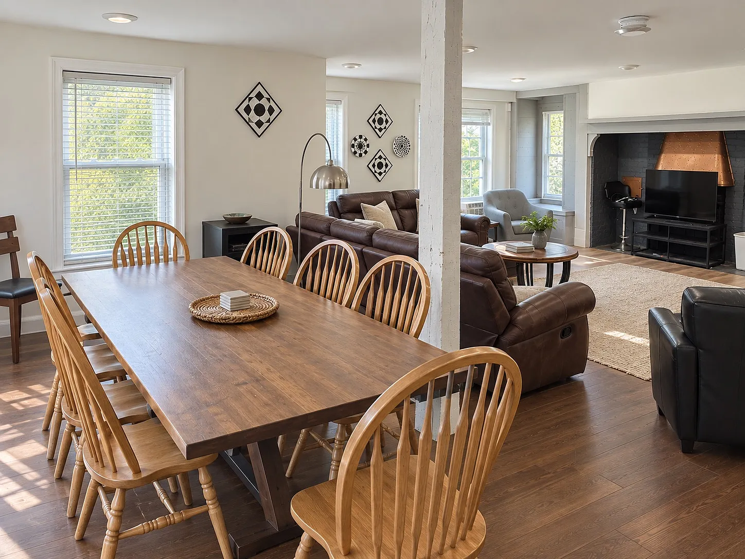 10 bed, 3150 sqft, $7,000 — Photo 1