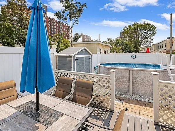 3626 Bayview Avenue image 25 of 32