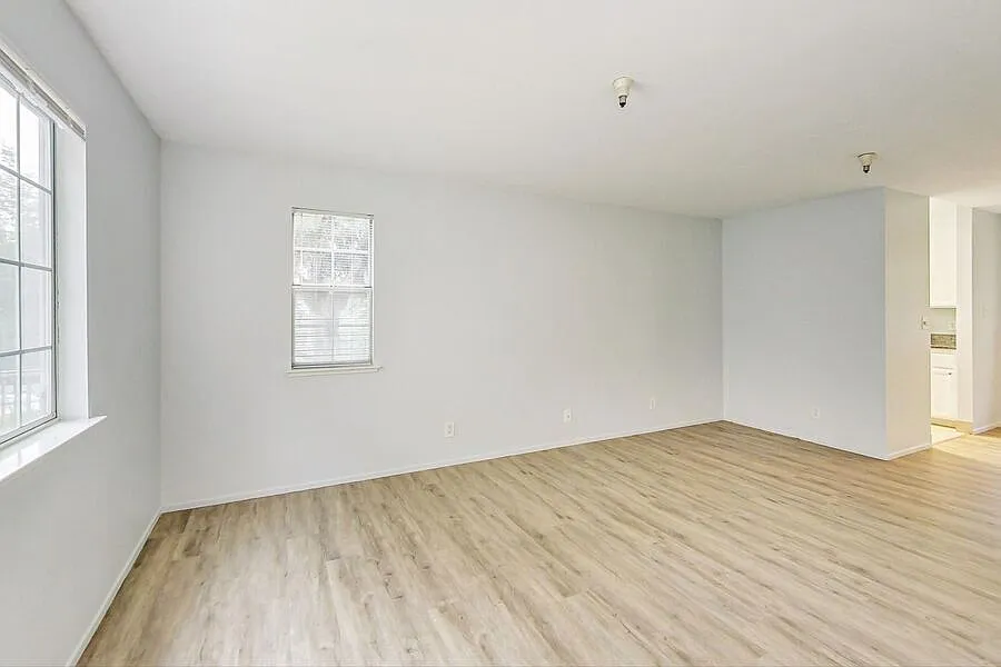 Renovated 3-Bedroom in Peaceful Sausal Creek Community Parking Included! — Photo 3