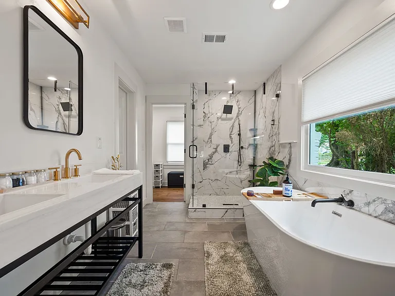 1212 Richard Rd — Photo 3