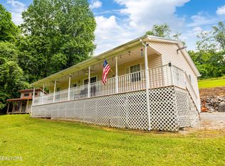 678 Ridge Rd, Caryville, TN 37714
