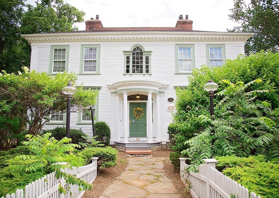 1st image of 25 Woodbridge St