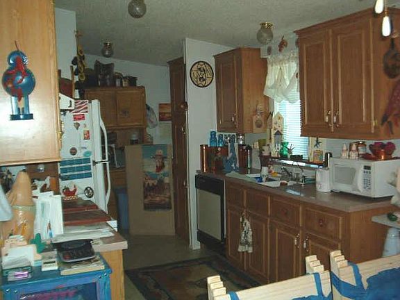3rd image of 10615 N Yellowstone Drive