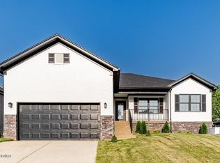 265 Bluffs Edge Dr, Mount Washington, KY 40047