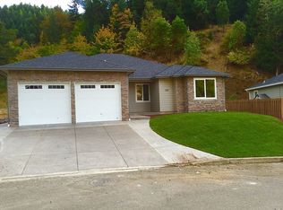 327 Oak Valley Loop, Winchester, OR 97495