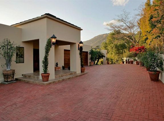 3rd image of 1445 Jesusita Ln