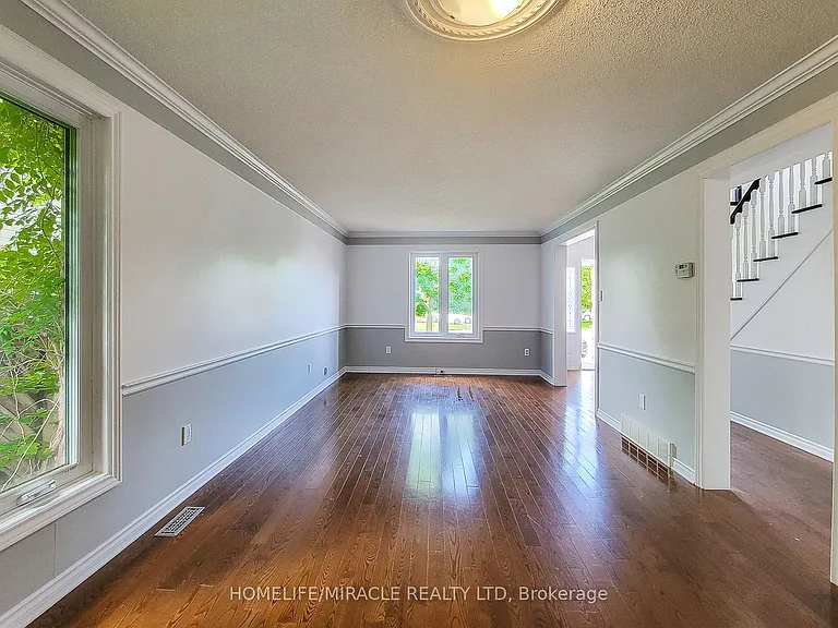 4559 Street Volodymyr Cres — Photo 11