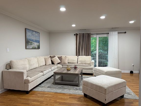 2nd image of 4 Kingswood Dr #3