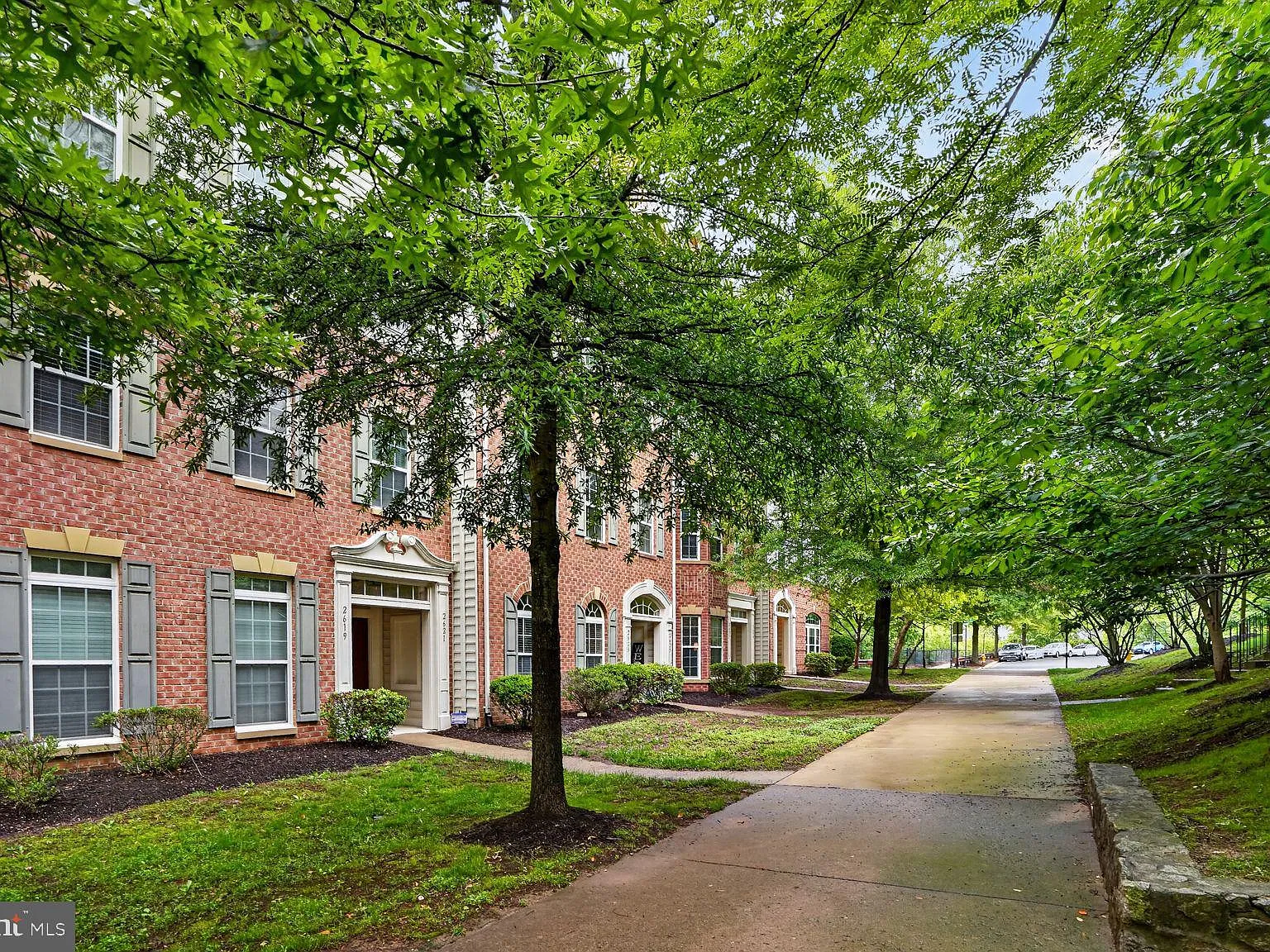 2 bed, 2.5 bath, 2479 sqft, $3,150 — Photo 1