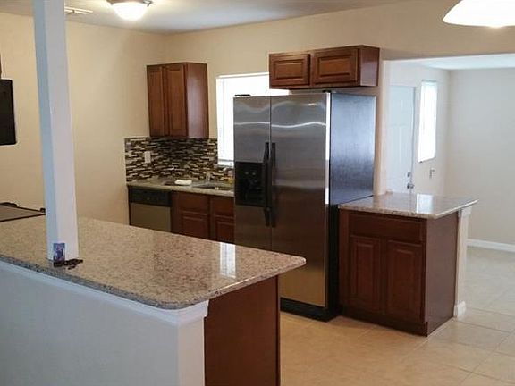 3rd image of 6405 Dogwood Dr