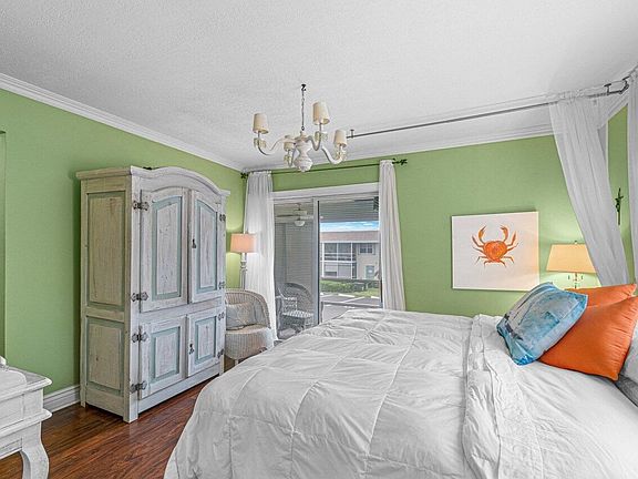4th image of 800 Horizons W APT 208