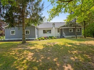 2201 Seymour Lake Rd, Oxford, MI 48371