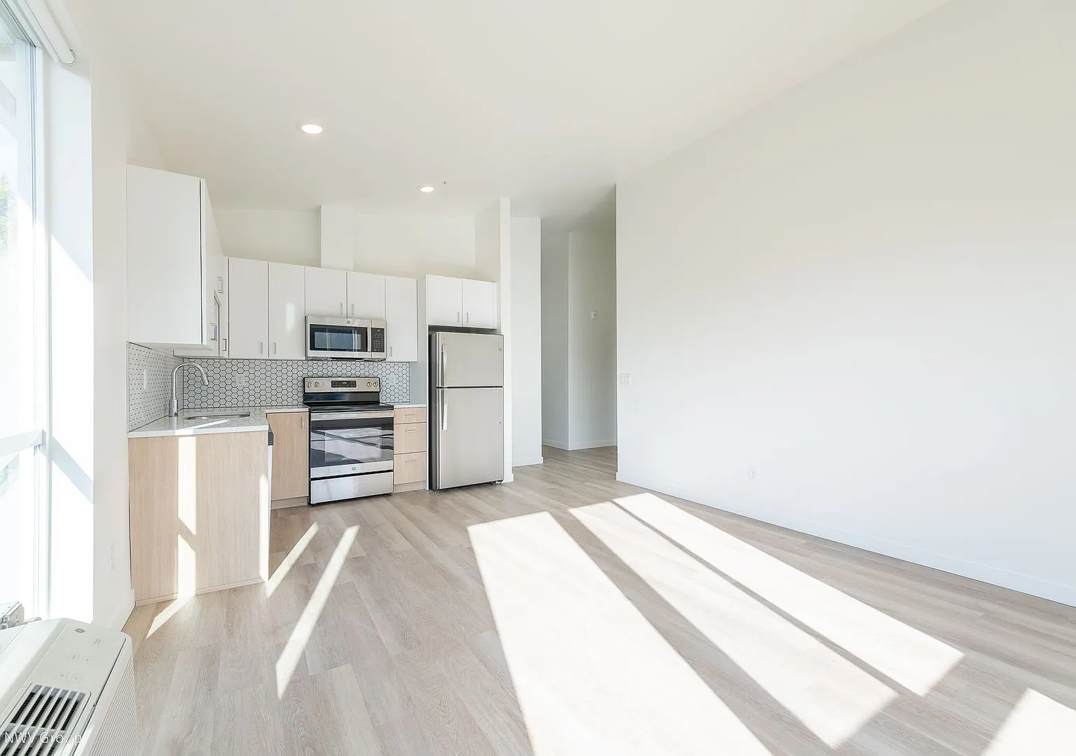 8770 N Willamette — Photo 3