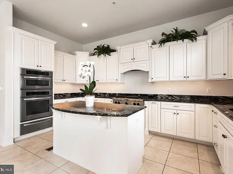 8319 Quarry Manor Ter — Photo 35