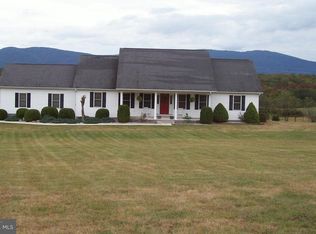 150 Twin Oaks Dr, Maysville, WV 26833