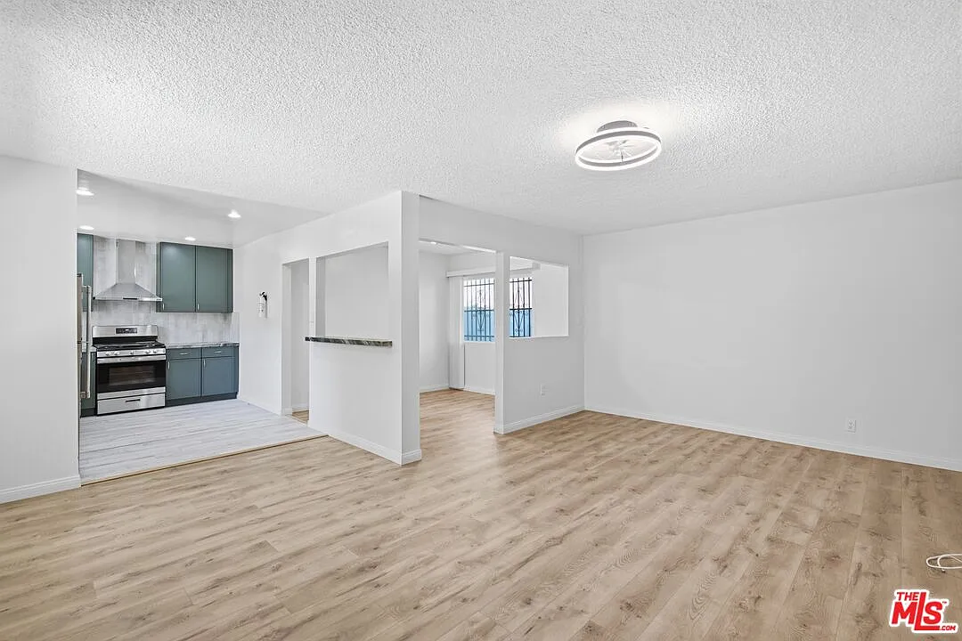 2 bed, 2.0 bath, 950 sqft, $2,799 — Photo 1