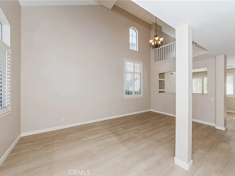 54 Melrose Dr — Photo 4