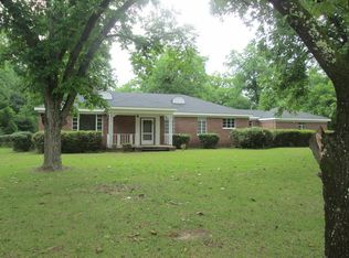 725 W Moring St, Swainsboro, GA 30401