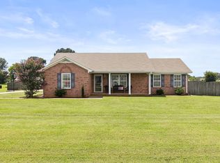 537 Belview Dr, Killen, AL 35645