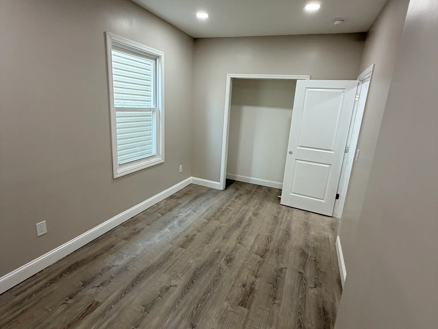 Studio, 645 sqft, $2,450 — Photo 3