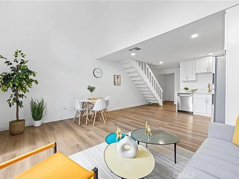 163 Pineview — Photo 3