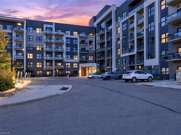 128 Grovewood Cmn #229, Oakville, ON L6H 0X3
