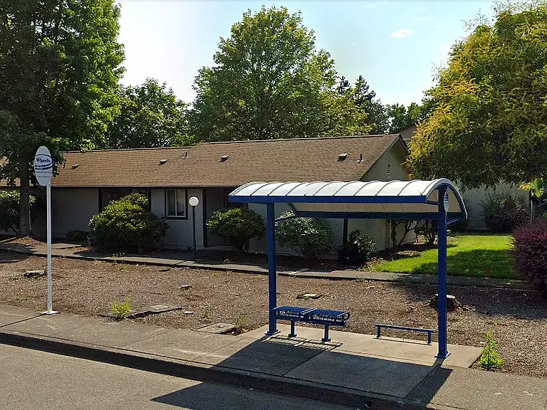 900 N Douglas St — Photo 7