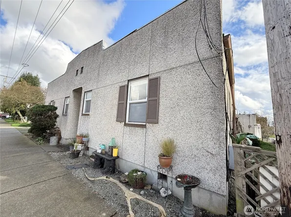 606 Greenleaf Avenue, Burlington, WA 98233