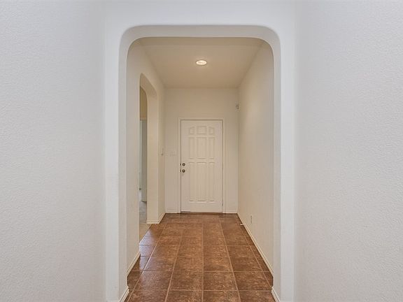 5th image of 151 Japonica Ct