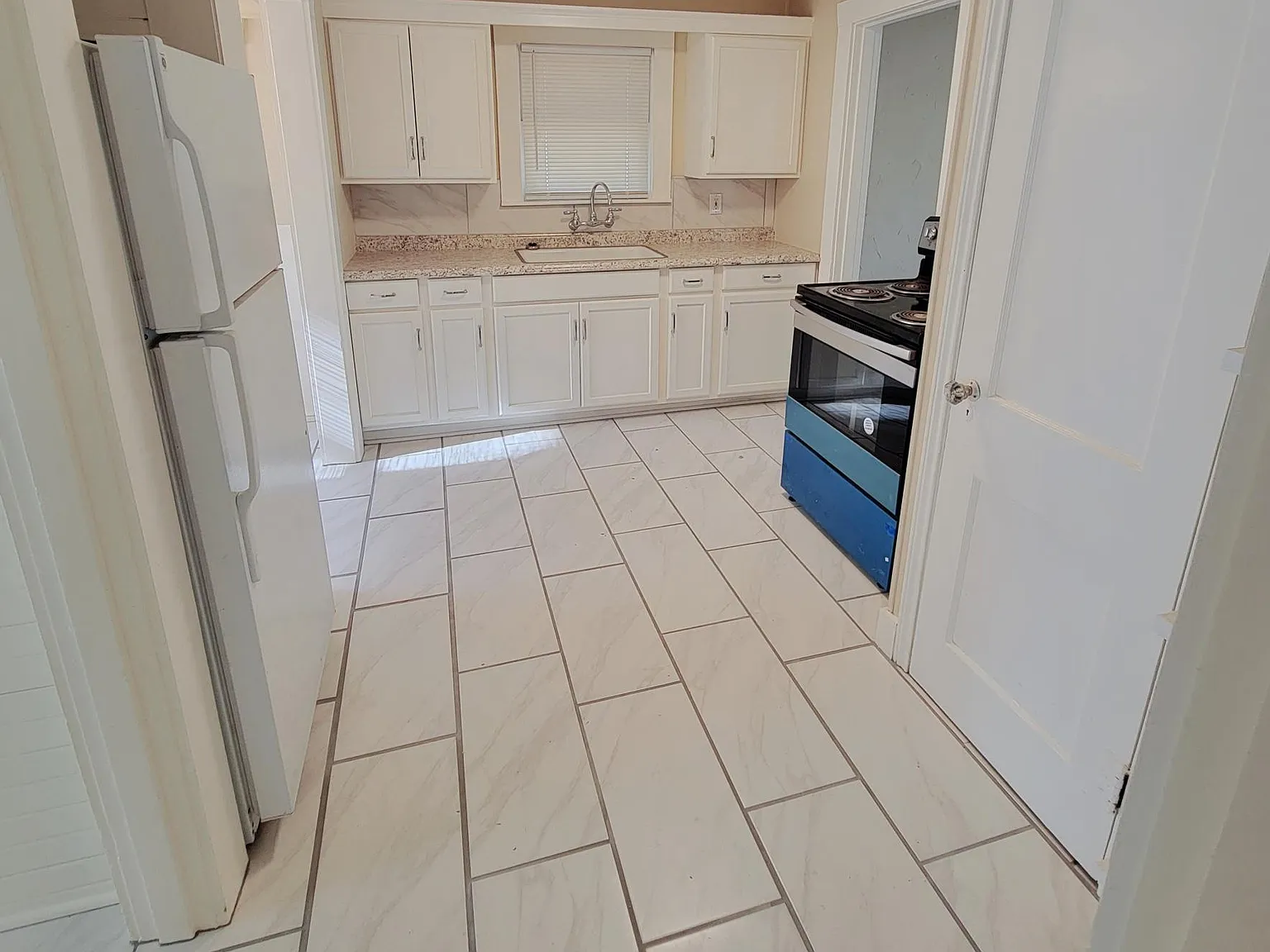 2 bed, 1000 sqft, $1,695 — Photo 4