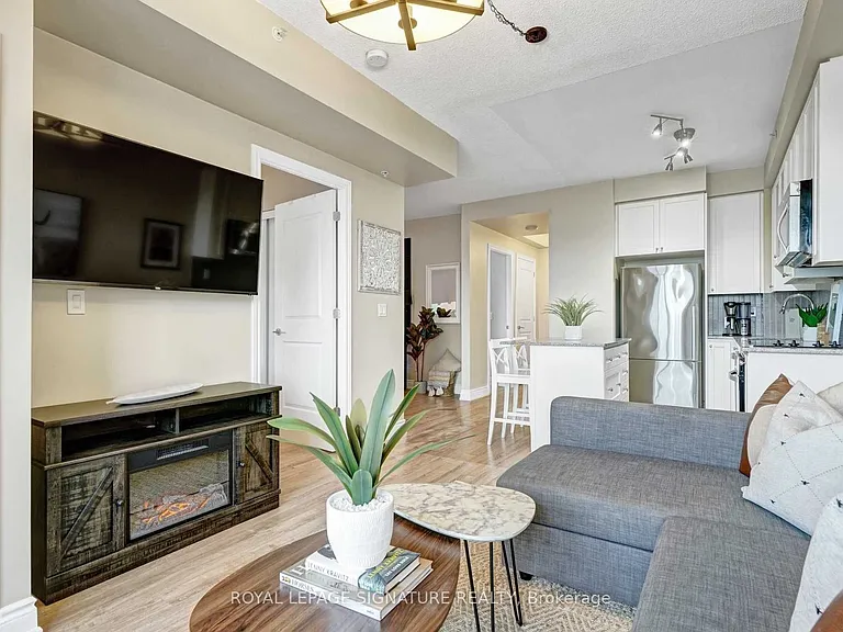 9088 Yonge St #306A — Photo 7