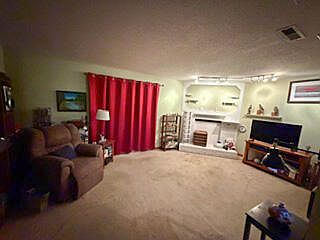 3rd image of 42 W Chadwick Cir