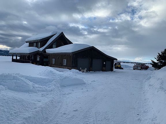 2nd image of 161 Heinrich Ln