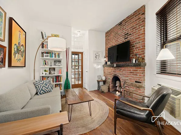 252 W 20th St APT 4B, New York, NY 10011
