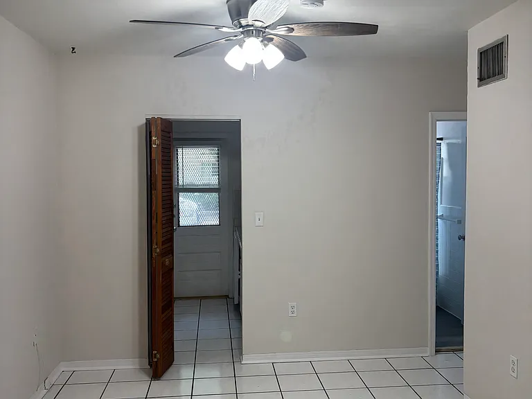 233 Phoenetia Ave #2 — Photo 5