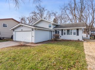 1507 Adams St, Lake In The Hills, IL 60156