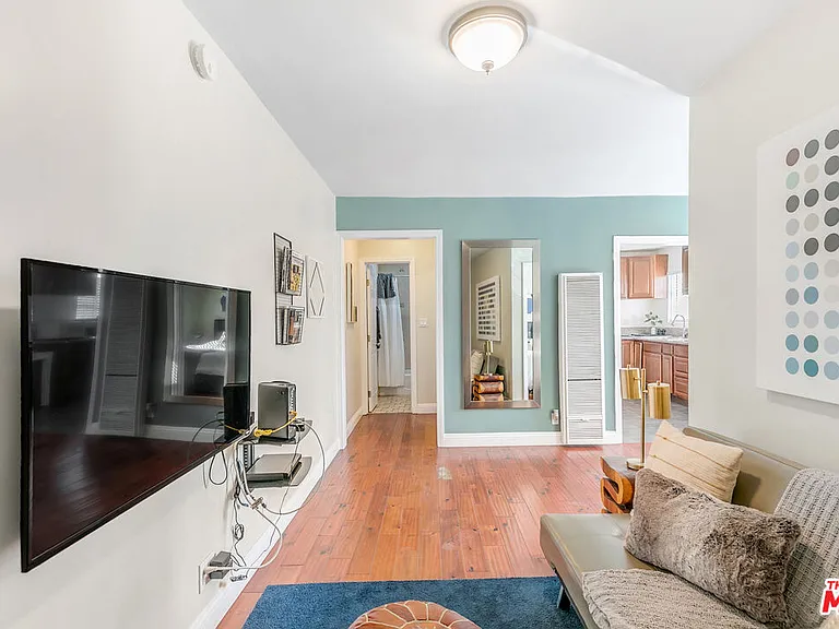 2400 Pacific Ave #1 — Photo 2