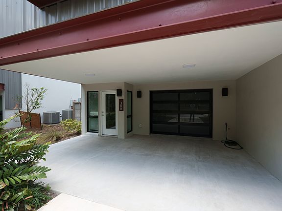 3rd image of 1300 Francis Ave