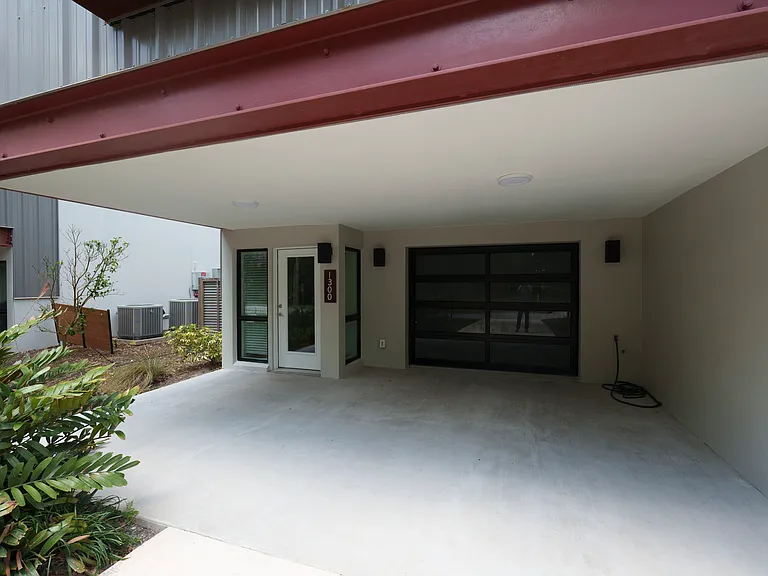 1300 Francis Ave — Photo 3