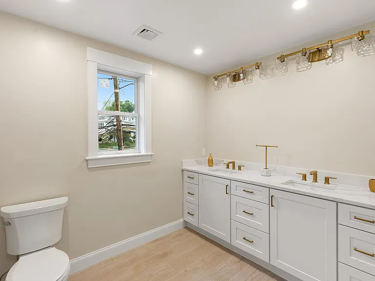 45 Maplewood St #45 — Photo 21