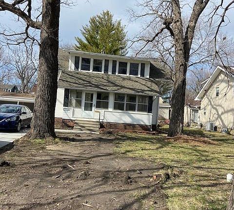 2nd image of 1207 Lincoln Way